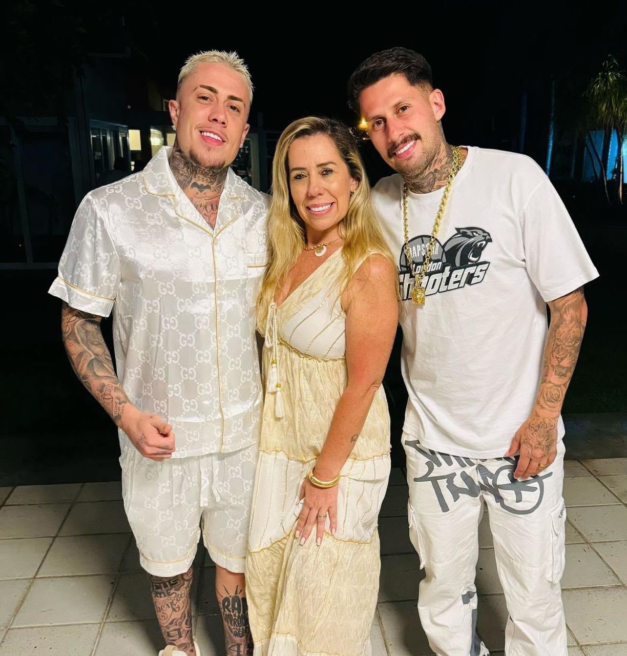 Daniela Amorim com os filhos Daniel e Gustavo